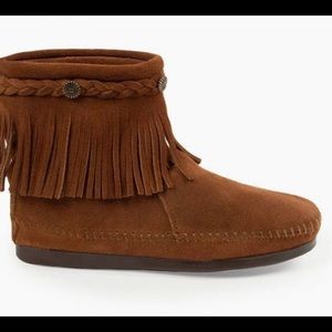 Minnetonka High Top Back Zip Boot